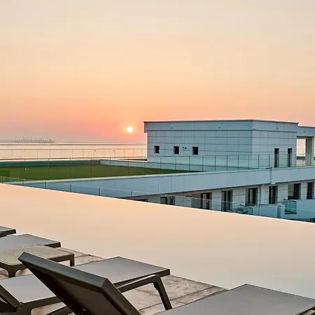 Tropical In Infinity Pool & Appartement